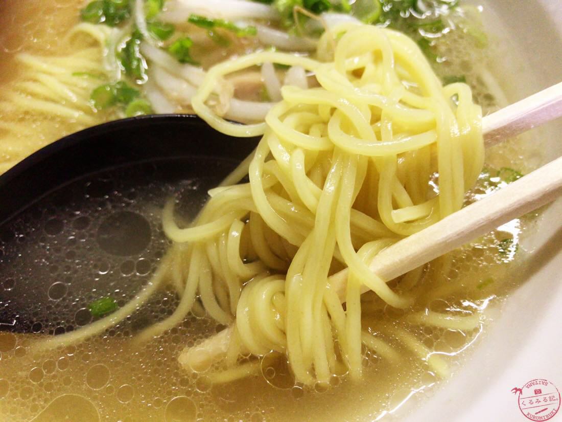 塩ラーメンの麺